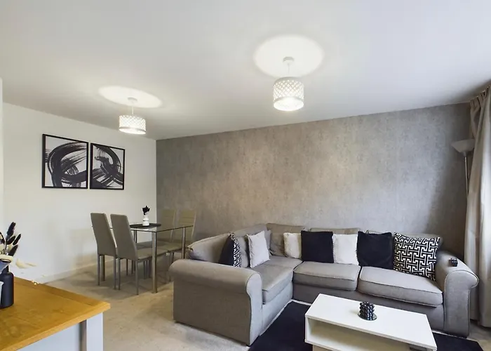 Modern 2 Bed City Apartment With Private Parking