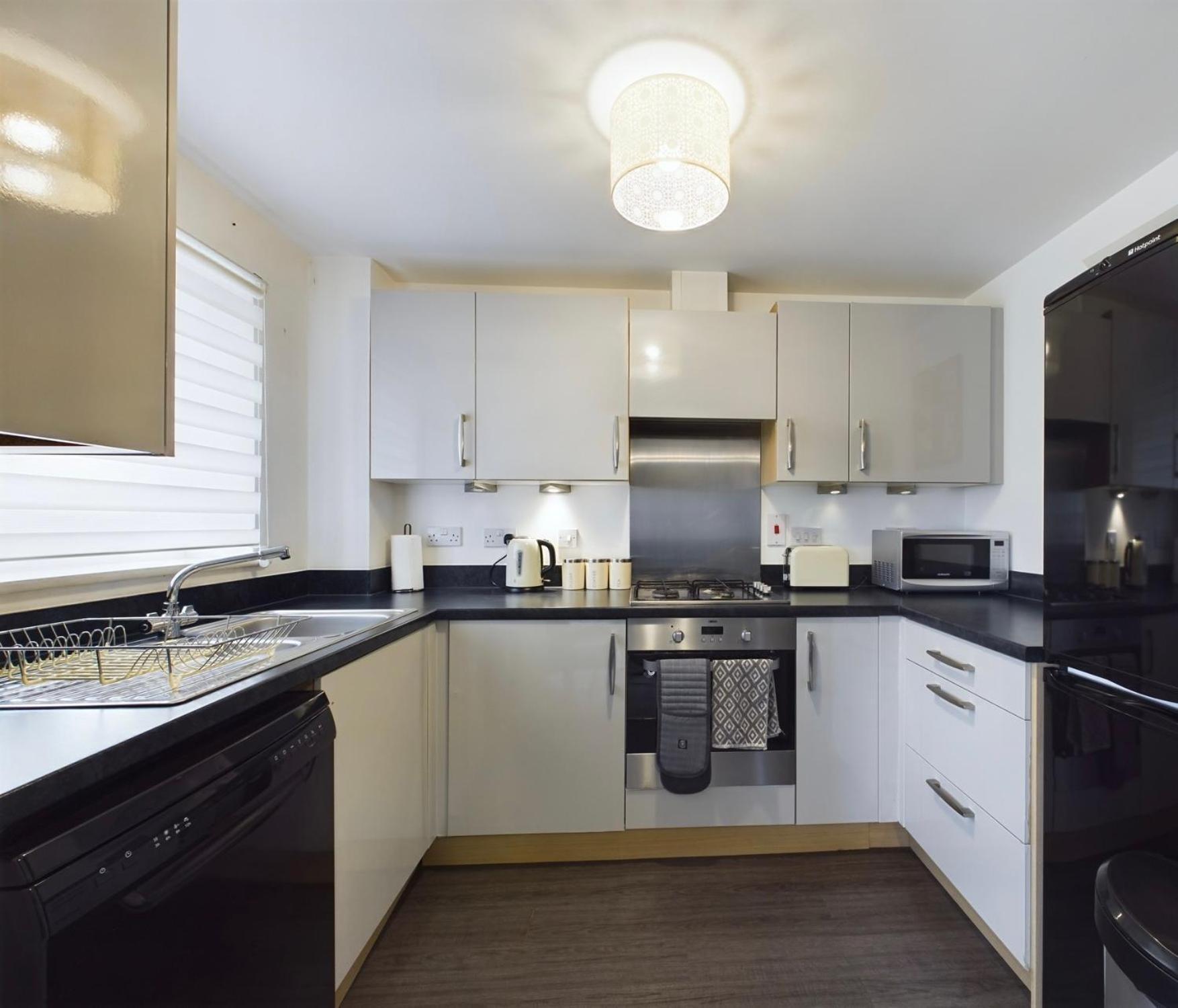 Modern 2 Bed With Private Parking Apartment Swansea